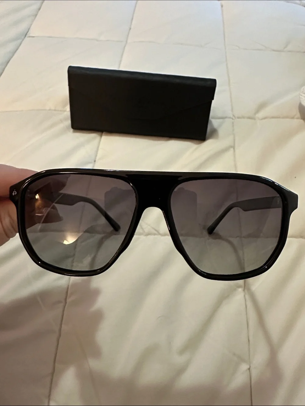 Brand new, never worn. Privé Revaux Men’s Black Gradient Aviator Sunglasses